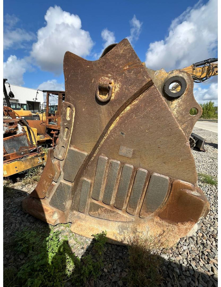 CAT - Ember: gambar 3 CAT - Ember: gambar 3