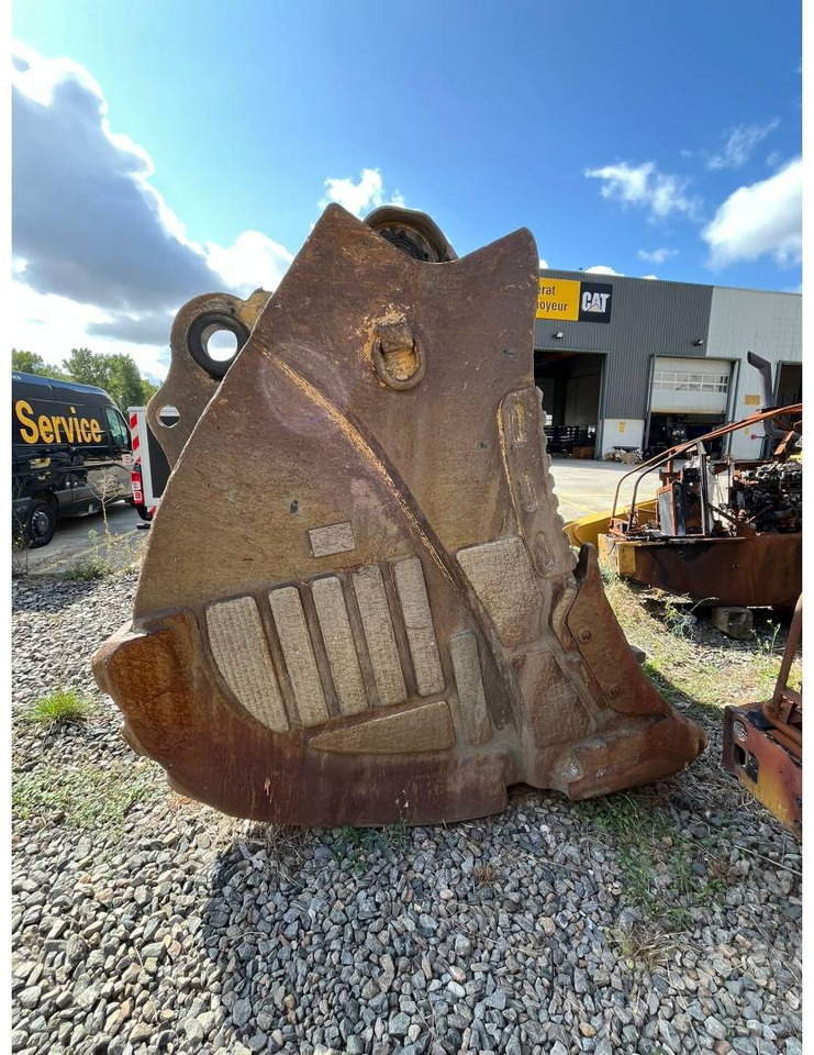 CAT - Ember: gambar 5 CAT - Ember: gambar 5