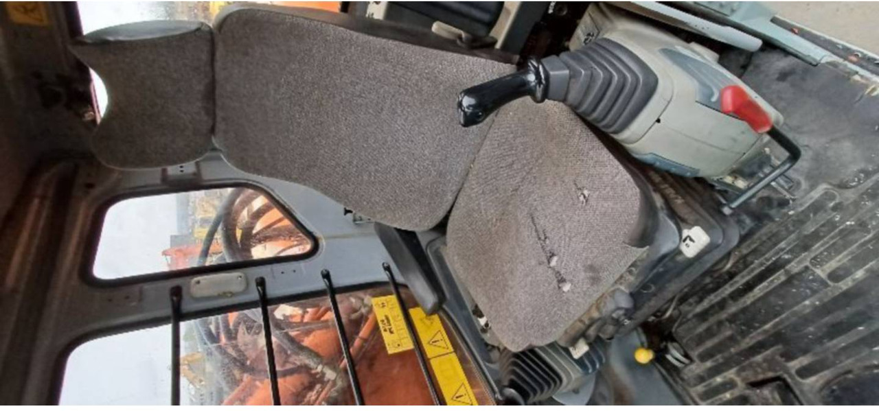 Ekskavator roda FIAT ALLIS / NEW HOLLAND EX165W: gambar 8 Ekskavator roda FIAT ALLIS / NEW HOLLAND EX165W: gambar 8