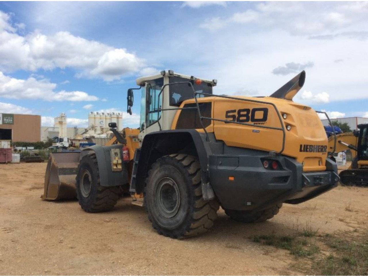 LIEBHERR L580 - Wheel loader: gambar 2 LIEBHERR L580 - Wheel loader: gambar 2