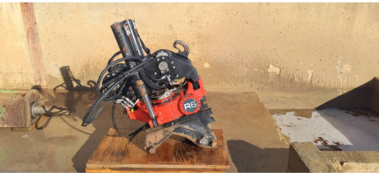 ROTOTILT R6/ROTOTILT/CW40S - Tiltrotator: gambar 1 ROTOTILT R6/ROTOTILT/CW40S - Tiltrotator: gambar 1