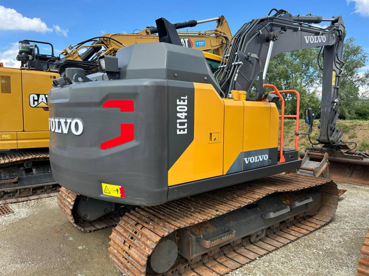 VOLVO CONSTRUCTION EQUIPMENT EC140 - Ekskavator perayap: gambar 3 VOLVO CONSTRUCTION EQUIPMENT EC140 - Ekskavator perayap: gambar 3