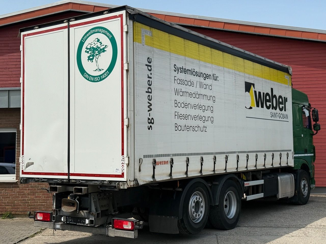 DAF XF 460 SpaceCab, Edscha, Lenkachse, Intarder - Truk dengan terpal samping: gambar 2 DAF XF 460 SpaceCab, Edscha, Lenkachse, Intarder - Truk dengan terpal samping: gambar 2