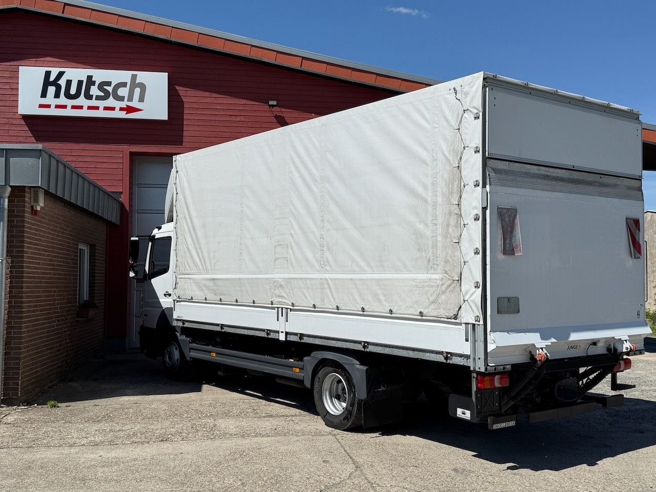 Mercedes-Benz Atego 818L Plane, Ladebordwand, Klima, AHK - Truk dengan terpal samping: gambar 5 Mercedes-Benz Atego 818L Plane, Ladebordwand, Klima, AHK - Truk dengan terpal samping: gambar 5