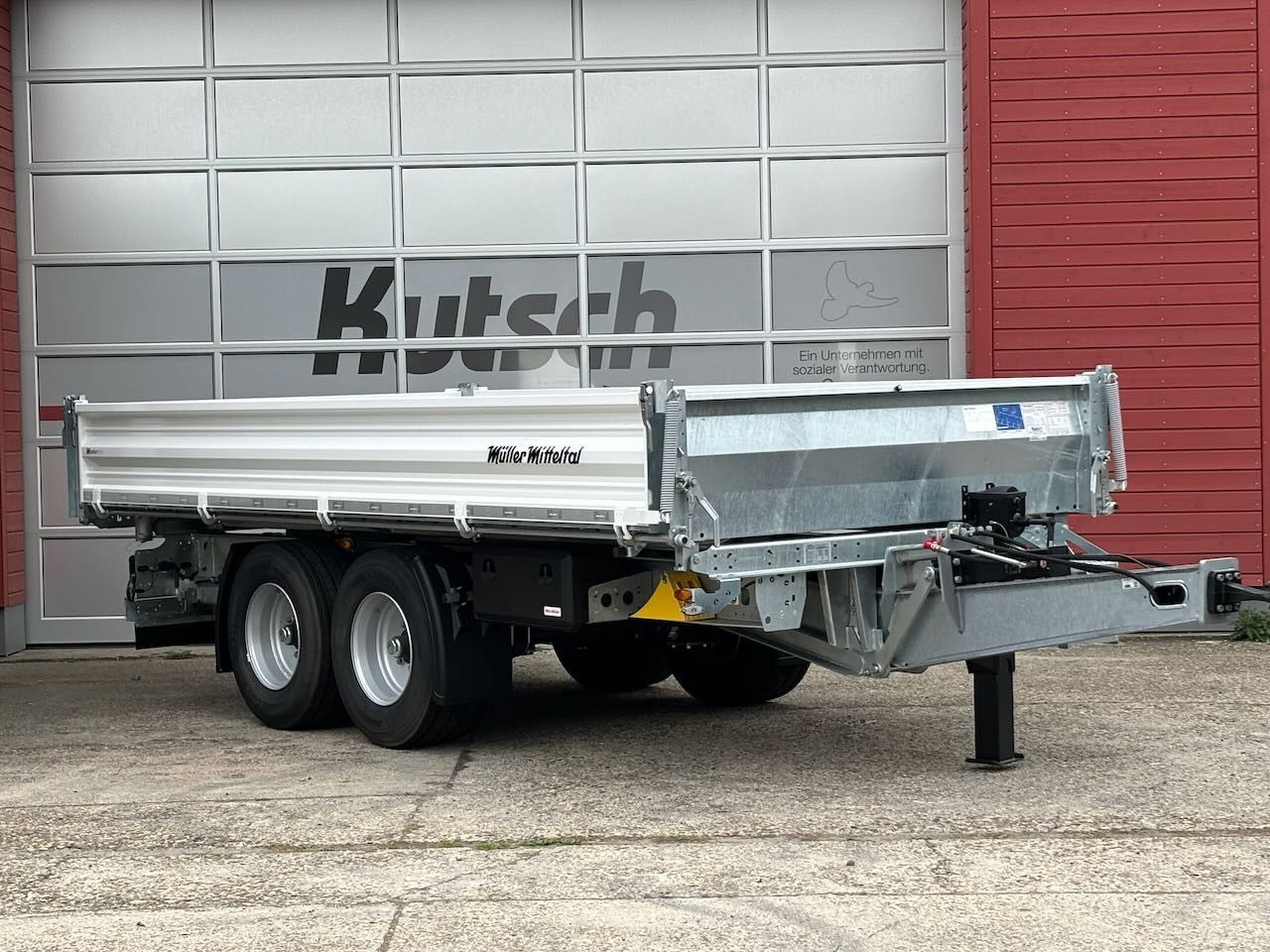 Müller-Mitteltal KA-TA-R 11,9/024 Breitreifen, Alu-Rampen, LED - Trailer jungkit: gambar 5 Müller-Mitteltal KA-TA-R 11,9/024 Breitreifen, Alu-Rampen, LED - Trailer jungkit: gambar 5