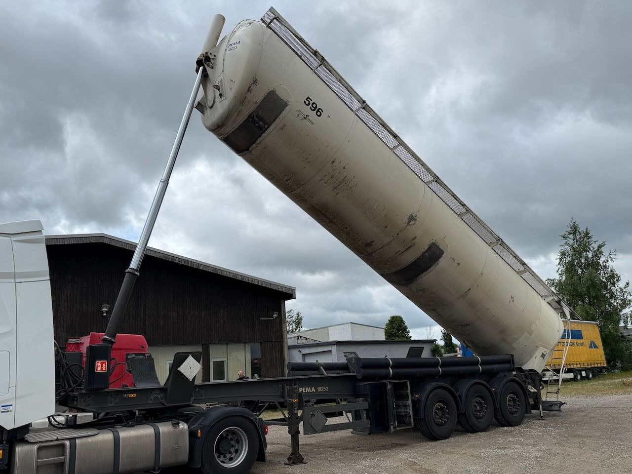 Spitzer SK 2760 CAL Kippsilo - Semi trailer silo: gambar 1 Spitzer SK 2760 CAL Kippsilo - Semi trailer silo: gambar 1