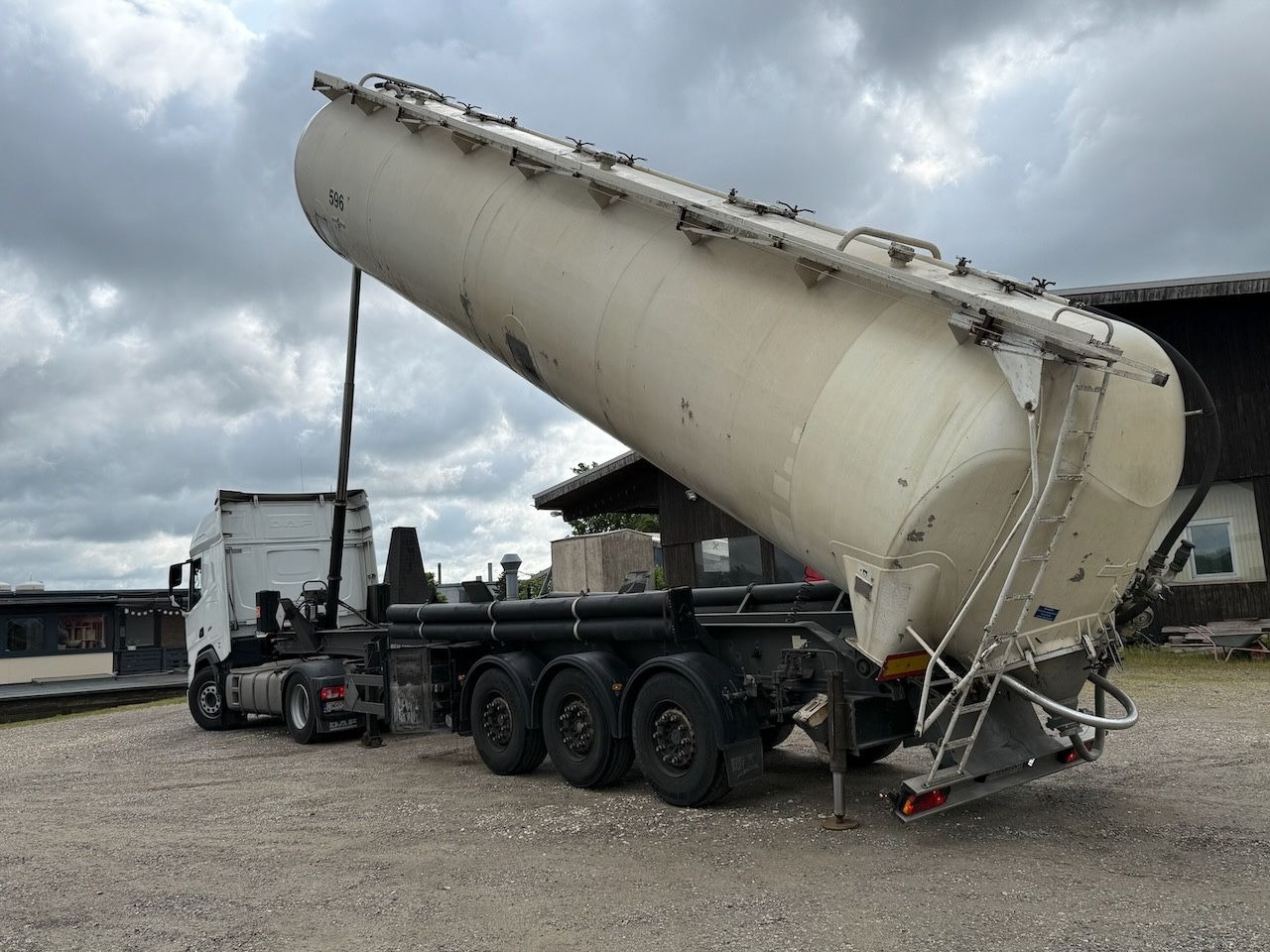 Spitzer SK 2760 CAL Kippsilo - Semi trailer silo: gambar 4 Spitzer SK 2760 CAL Kippsilo - Semi trailer silo: gambar 4