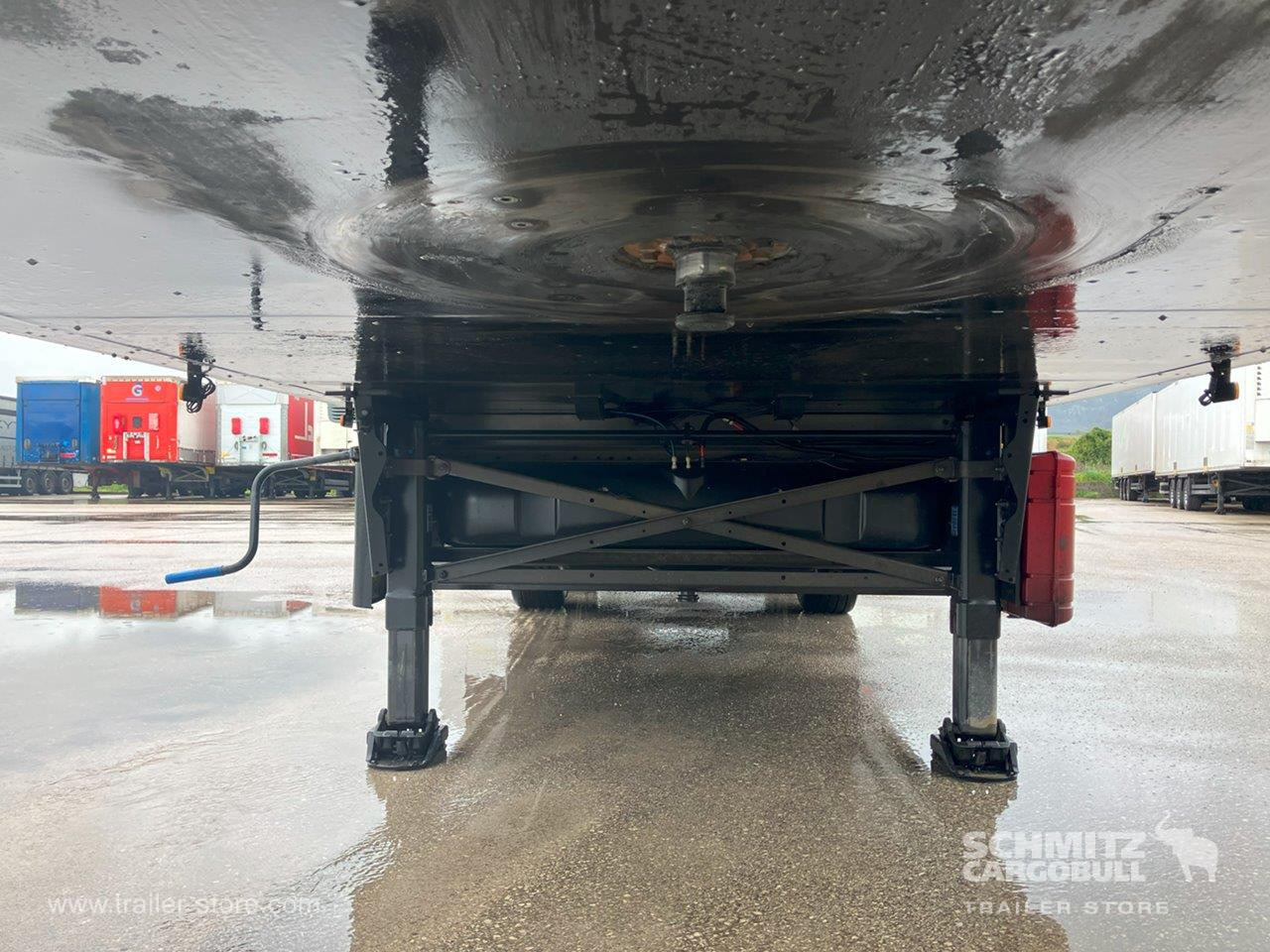 SCHMITZ Semiremolque Frigo Standard Double deck - Semi-trailer isotermal: gambar 5 SCHMITZ Semiremolque Frigo Standard Double deck - Semi-trailer isotermal: gambar 5