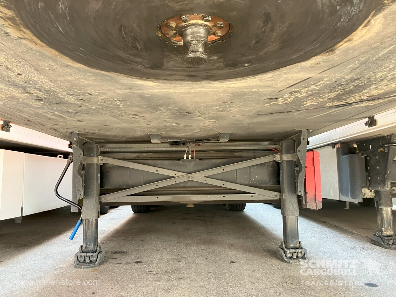 SCHMITZ Semiremolque Frigo Standard Double deck - Semi-trailer isotermal: gambar 3 SCHMITZ Semiremolque Frigo Standard Double deck - Semi-trailer isotermal: gambar 3