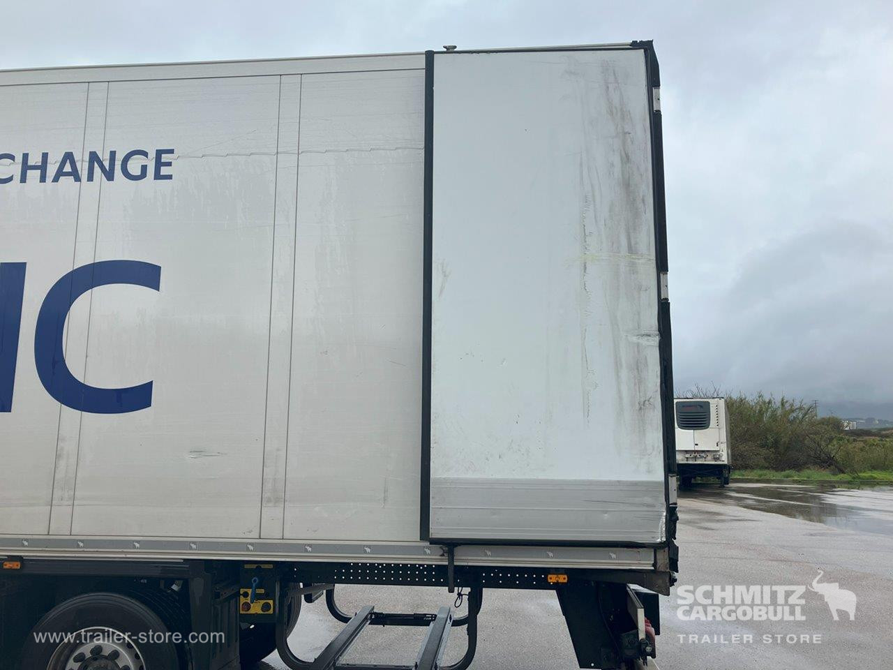 SCHMITZ Semiremolque Frigo Standard Double deck - Semi-trailer isotermal: gambar 3 SCHMITZ Semiremolque Frigo Standard Double deck - Semi-trailer isotermal: gambar 3