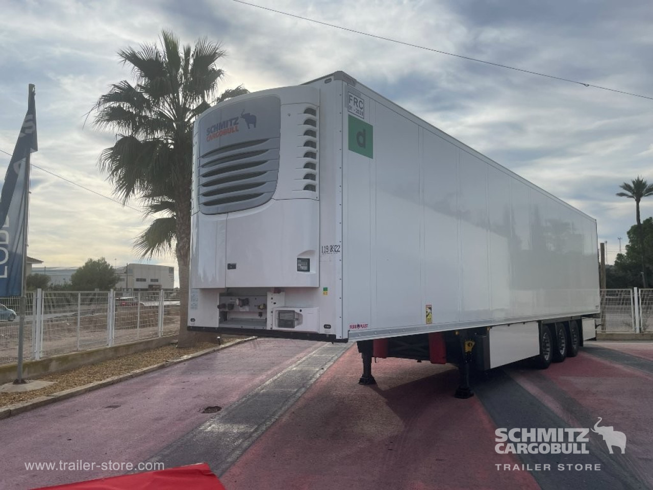 SCHMITZ Semiremolque Frigo Standard - Semi-trailer isotermal: gambar 1 SCHMITZ Semiremolque Frigo Standard - Semi-trailer isotermal: gambar 1