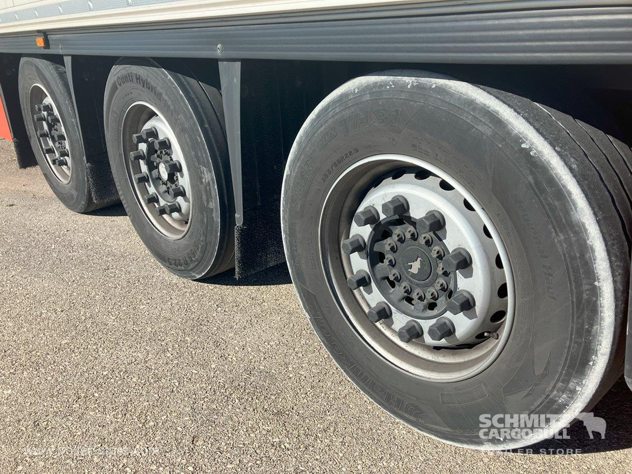 SCHMITZ Semiremolque Frigo Standard - Semi-trailer isotermal: gambar 2 SCHMITZ Semiremolque Frigo Standard - Semi-trailer isotermal: gambar 2
