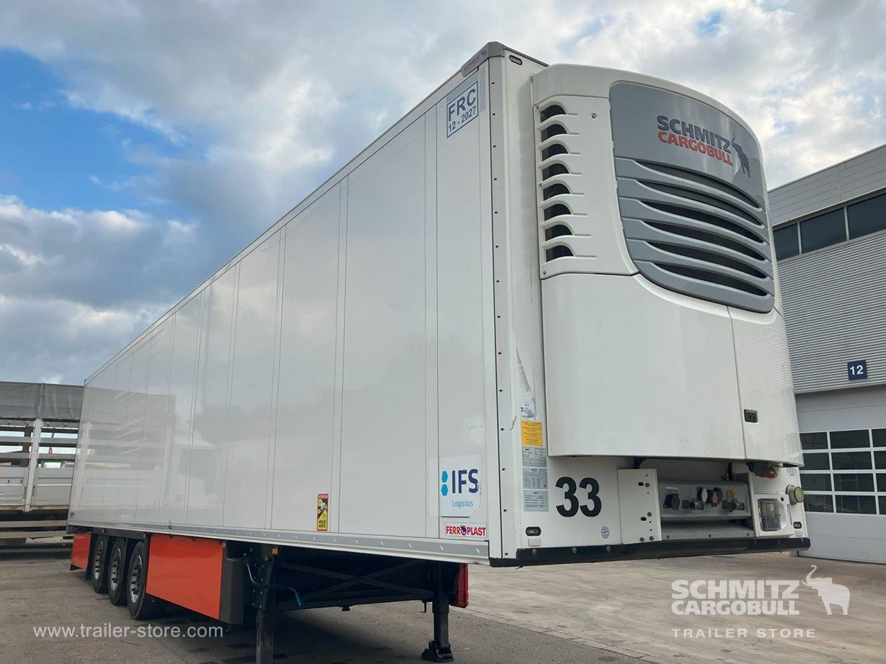 SCHMITZ Semiremolque Frigo Standard - Semi-trailer isotermal: gambar 1 SCHMITZ Semiremolque Frigo Standard - Semi-trailer isotermal: gambar 1