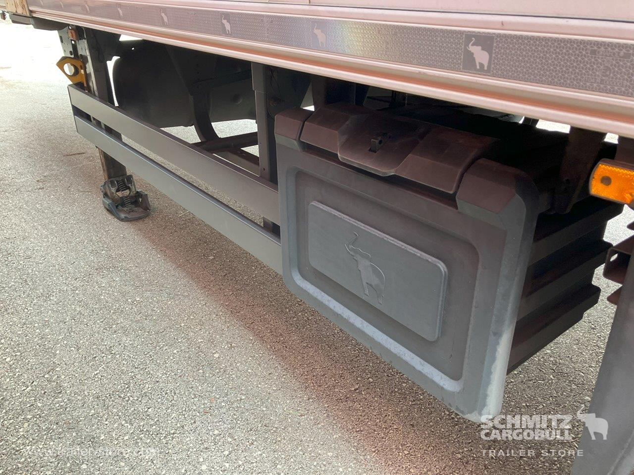 SCHMITZ Semiremolque Frigo Standard - Semi-trailer isotermal: gambar 3 SCHMITZ Semiremolque Frigo Standard - Semi-trailer isotermal: gambar 3