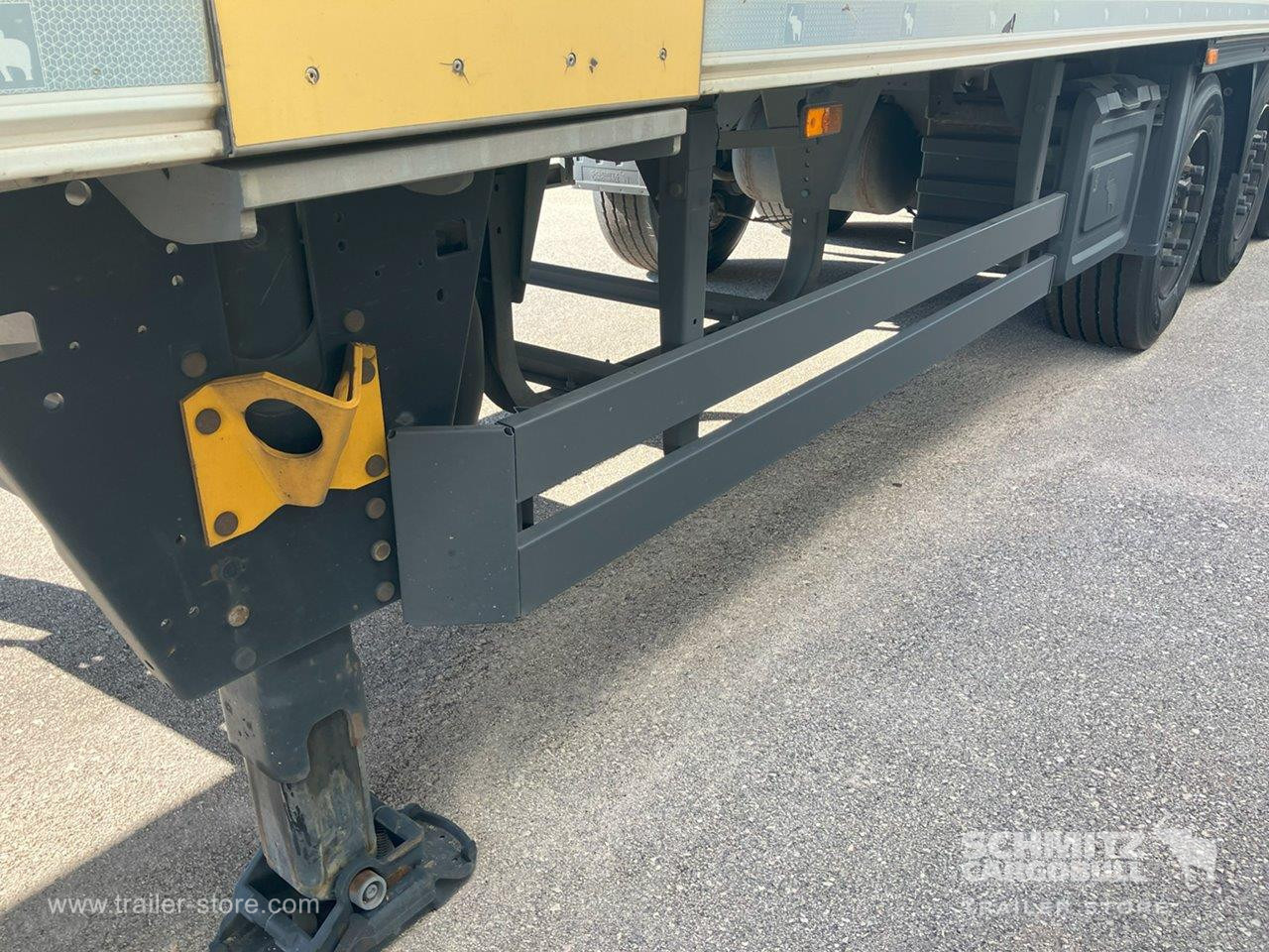SCHMITZ Semiremolque Frigo Standard - Semi-trailer isotermal: gambar 2 SCHMITZ Semiremolque Frigo Standard - Semi-trailer isotermal: gambar 2