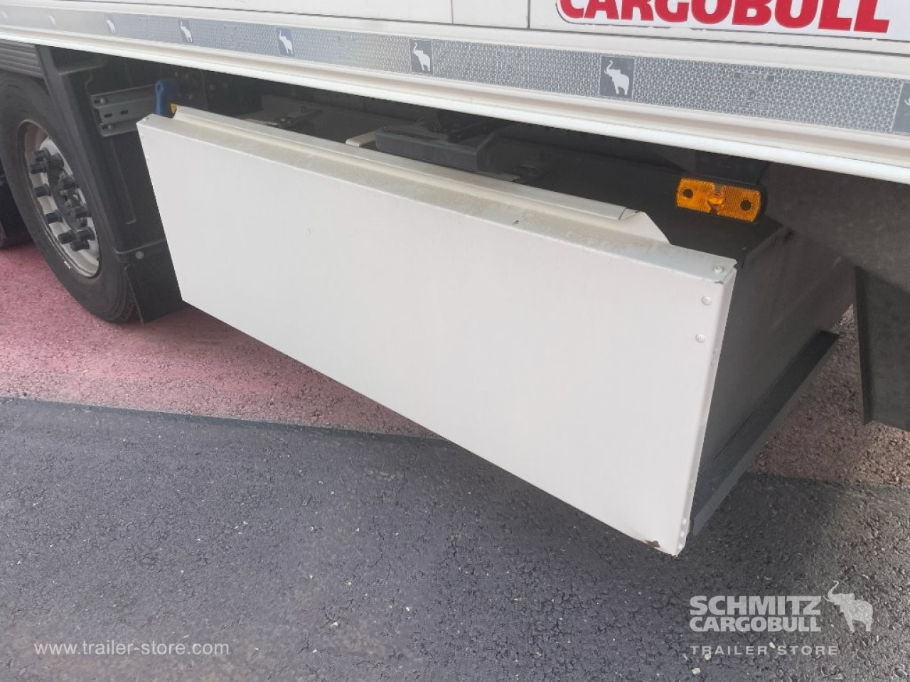 SCHMITZ Semiremolque Frigo Standard - Semi-trailer isotermal: gambar 4 SCHMITZ Semiremolque Frigo Standard - Semi-trailer isotermal: gambar 4