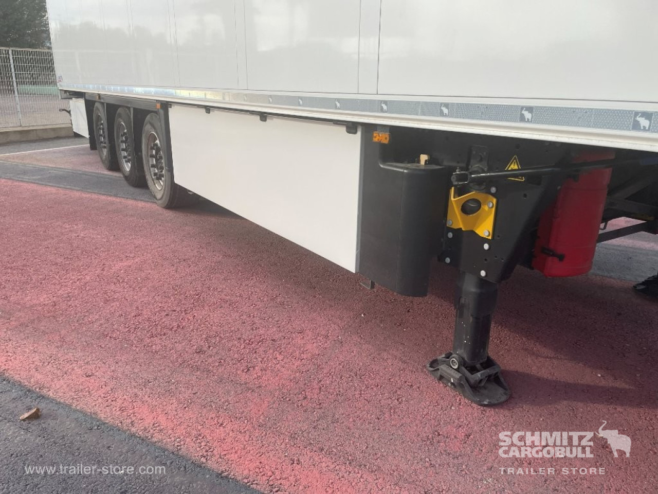 SCHMITZ Semiremolque Frigo Standard - Semi-trailer isotermal: gambar 3 SCHMITZ Semiremolque Frigo Standard - Semi-trailer isotermal: gambar 3