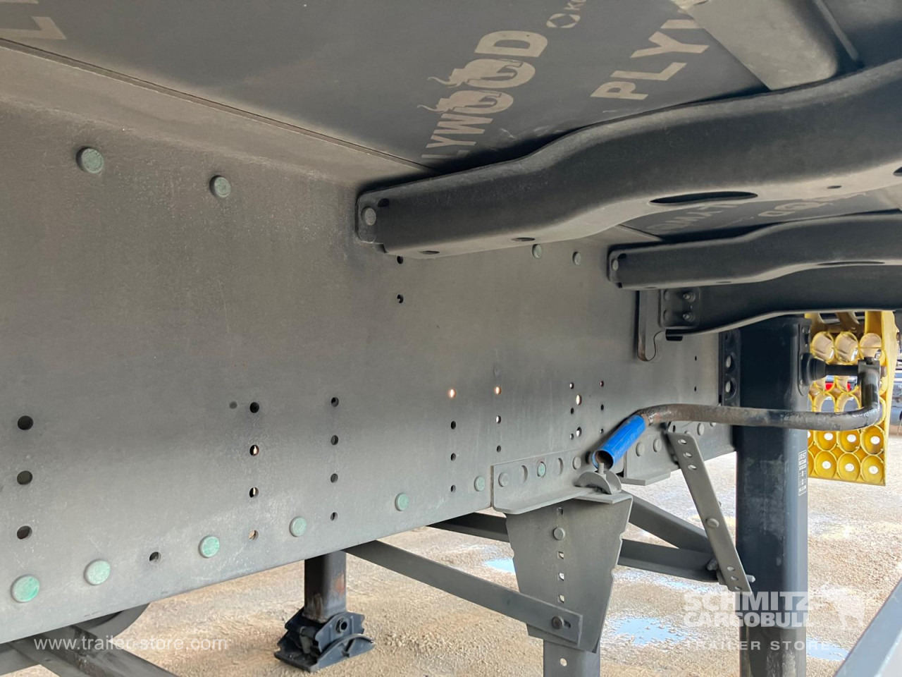 SCHMITZ Semiremolque Lona Standard - Semi-trailer dengan terpal samping: gambar 4 SCHMITZ Semiremolque Lona Standard - Semi-trailer dengan terpal samping: gambar 4