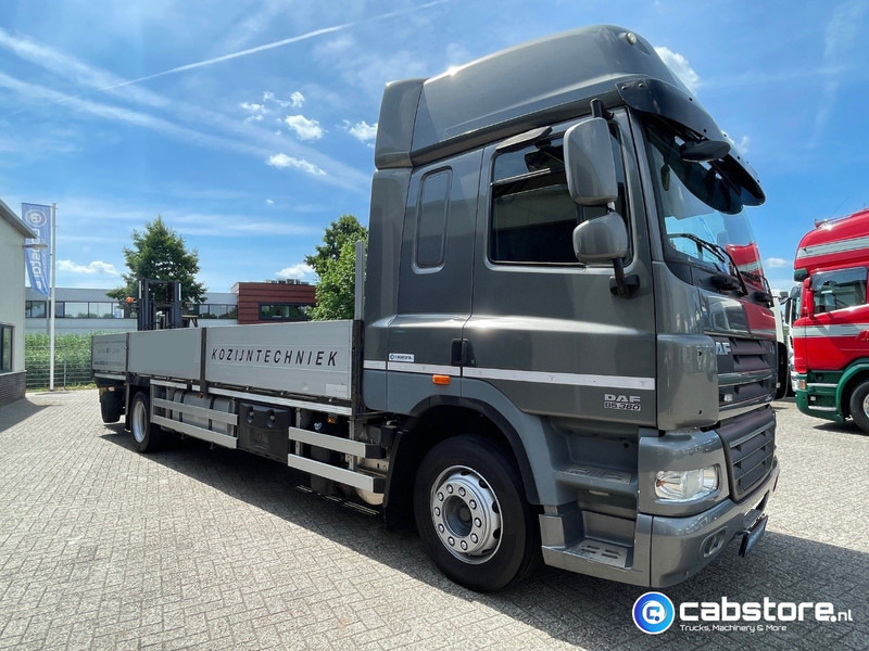 DAF CF 85 .360 4x2 Euro 5 - Open laadbak - Bouwjaar 2012 - Kooi-aap meeneemheftruck - Truk flatbed: gambar 2 DAF CF 85 .360 4x2 Euro 5 - Open laadbak - Bouwjaar 2012 - Kooi-aap meeneemheftruck - Truk flatbed: gambar 2