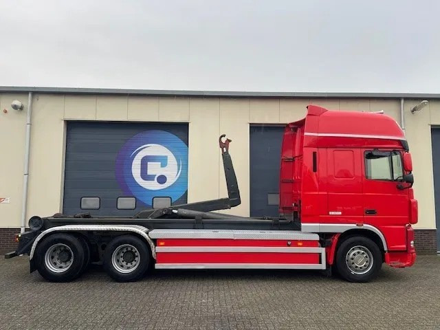 DAF XF 105 .460 FAS Euro 5 - Haakarmsysteem - Hooklift - Abrolkipper - Year 2006 - TUV 05-2025 - Hook lift: gambar 5 DAF XF 105 .460 FAS Euro 5 - Haakarmsysteem - Hooklift - Abrolkipper - Year 2006 - TUV 05-2025 - Hook lift: gambar 5