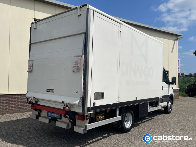 Iveco 40C 40C12 EURO 3 4x2 Bakwagen Euro 3 - Bouwjaar 2003 - APK tot 10-05-2026 -Handgeschakelde versnellingsbak - Van box: gambar 3 Iveco 40C 40C12 EURO 3 4x2 Bakwagen Euro 3 - Bouwjaar 2003 - APK tot 10-05-2026 -Handgeschakelde versnellingsbak - Van box: gambar 3