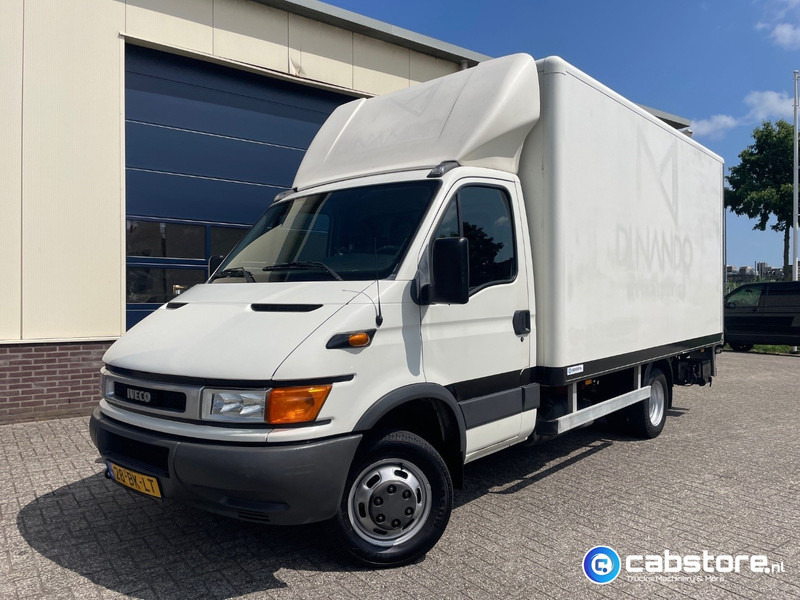 Iveco 40C12 Daily 4x2 Bakwagen Euro 3 - Bouwjaar 2003 - APK tot 10-05-2026 -Handgeschakelde versnellingsbak - Van box: gambar 2 Iveco 40C12 Daily 4x2 Bakwagen Euro 3 - Bouwjaar 2003 - APK tot 10-05-2026 -Handgeschakelde versnellingsbak - Van box: gambar 2
