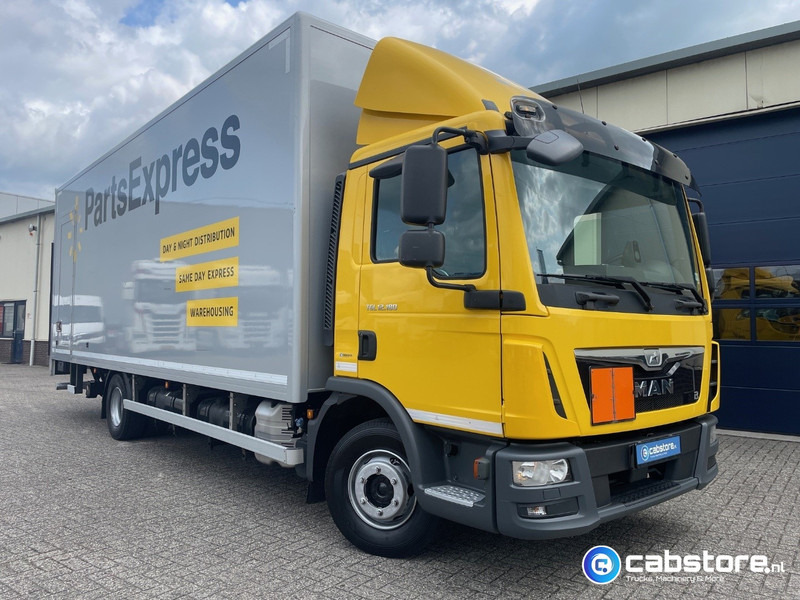 MAN TGL 12.180 4x2 Euro 6 Bakwagen MAN TGL 12.180 Bakwagen Euro 6 - Bouwjaar 2016 - Km 394.831 - Laadklep - Good condition - Truk box: gambar 2 MAN TGL 12.180 4x2 Euro 6 Bakwagen MAN TGL 12.180 Bakwagen Euro 6 - Bouwjaar 2016 - Km 394.831 - Laadklep - Good condition - Truk box: gambar 2