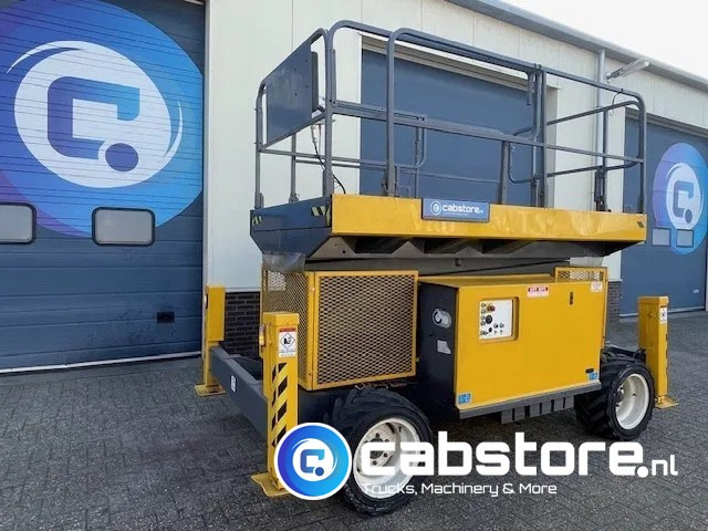 MEC 3772RT 4x4 Platform Schaarhoogwerker - Scissor platform - Arbeitsbuhne - Year 2007 - Diesel - Scissor lifts: gambar 1 MEC 3772RT 4x4 Platform Schaarhoogwerker - Scissor platform - Arbeitsbuhne - Year 2007 - Diesel - Scissor lifts: gambar 1