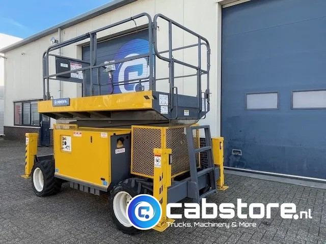 MEC 3772RT 4x4 Platform Schaarhoogwerker - Scissor platform - Arbeitsbuhne - Year 2007 - Diesel - Scissor lifts: gambar 3 MEC 3772RT 4x4 Platform Schaarhoogwerker - Scissor platform - Arbeitsbuhne - Year 2007 - Diesel - Scissor lifts: gambar 3