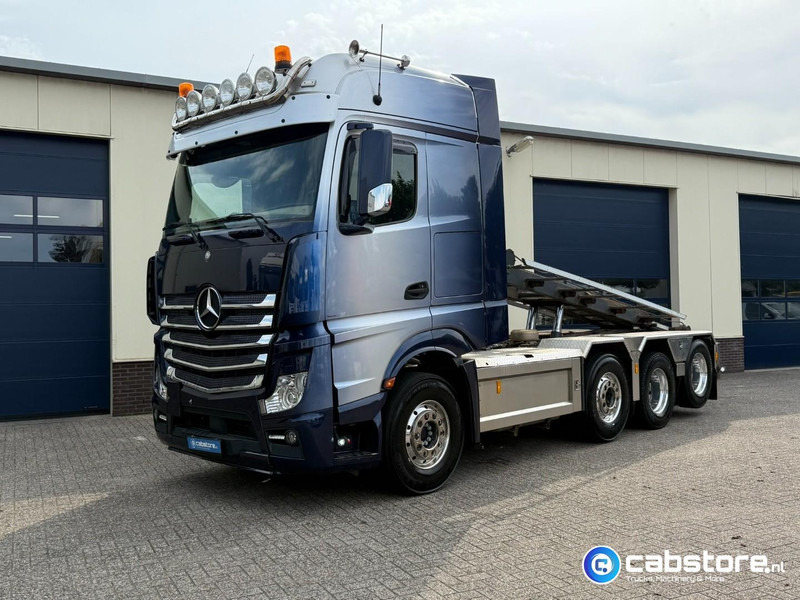 Mercedes-Benz ACTROS 3663 Euro 6 - 8x2 - RETARDER - Bouwjaar 09-2017 - 30 Ton's Container Kabelsysteem - Km 476.892 - Good condition - Truk pembawa sistem kabel: gambar 2 Mercedes-Benz ACTROS 3663 Euro 6 - 8x2 - RETARDER - Bouwjaar 09-2017 - 30 Ton's Container Kabelsysteem - Km 476.892 - Good condition - Truk pembawa sistem kabel: gambar 2