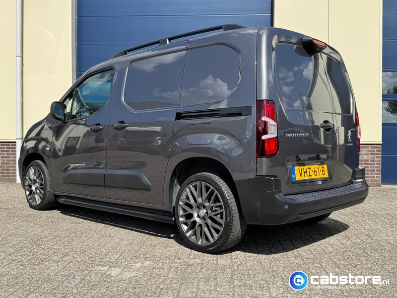 Peugeot Partner 1.5 Blue HDI Asphalt Euro 6 - Gesloten bestelwagen - Bouwjaar 2021 - Km 45.128 !! - Luxe uitvoering - Zeer mooi !! - Van kecil: gambar 3 Peugeot Partner 1.5 Blue HDI Asphalt Euro 6 - Gesloten bestelwagen - Bouwjaar 2021 - Km 45.128 !! - Luxe uitvoering - Zeer mooi !! - Van kecil: gambar 3