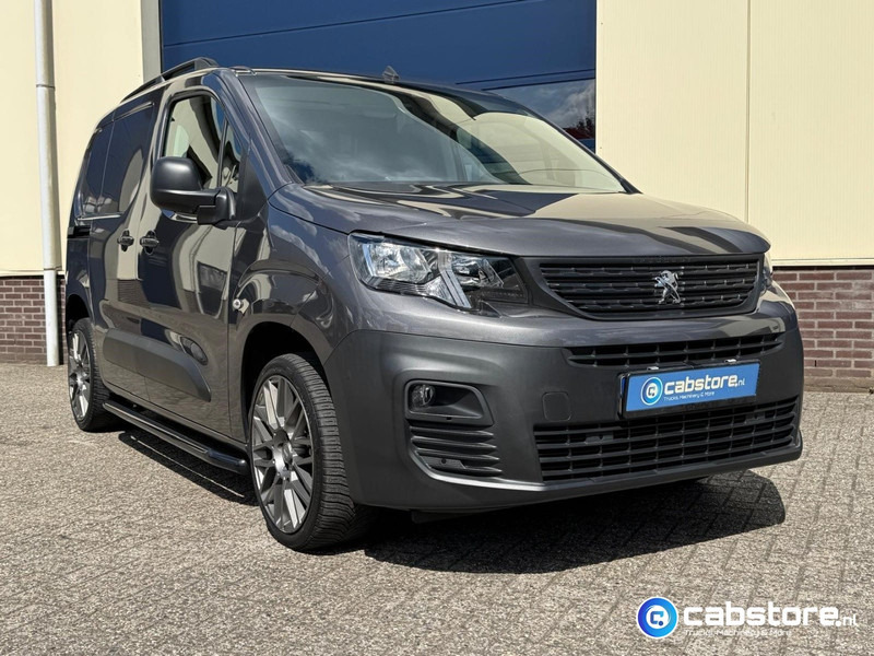 Peugeot Partner 1.5 Blue HDI Asphalt Euro 6 - Gesloten bestelwagen - Bouwjaar 2021 - Km 45.128 !! - Luxe uitvoering - Zeer mooi !! - Van kecil: gambar 2 Peugeot Partner 1.5 Blue HDI Asphalt Euro 6 - Gesloten bestelwagen - Bouwjaar 2021 - Km 45.128 !! - Luxe uitvoering - Zeer mooi !! - Van kecil: gambar 2