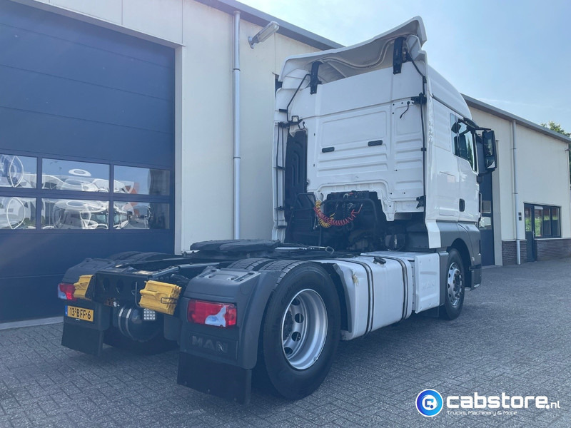 MAN TGX 18.440 4x2 BLS Euro 6 - XLX cabine - Bouwjaar 2014 - Smart Tacho - 2x Dieseltanks - Very good tyres - Tractor head: gambar 4 MAN TGX 18.440 4x2 BLS Euro 6 - XLX cabine - Bouwjaar 2014 - Smart Tacho - 2x Dieseltanks - Very good tyres - Tractor head: gambar 4