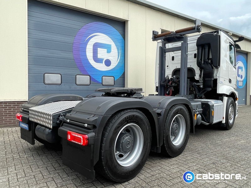 Mercedes-Benz Actros 3363 6x4 SLT Euro 6 3363 6x4 SLT Euro 6 - Zwaartransport - Heavy Load - Schwertransporte - 140 Ton - Year 2024 - Km 35.788 !! - Turbo Retarder Clutch - LIKE NEW !! - Tractor head: gambar 4 Mercedes-Benz Actros 3363 6x4 SLT Euro 6 3363 6x4 SLT Euro 6 - Zwaartransport - Heavy Load - Schwertransporte - 140 Ton - Year 2024 - Km 35.788 !! - Turbo Retarder Clutch - LIKE NEW !! - Tractor head: gambar 4
