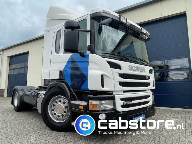 Scania P320 LA4X2 Euro 5 - Opticruise - CP16 cabine - Volledig luchtgeveerd - Km 595.151 !! - APK tot 07-2026 !! - Tractor head: gambar 1 Scania P320 LA4X2 Euro 5 - Opticruise - CP16 cabine - Volledig luchtgeveerd - Km 595.151 !! - APK tot 07-2026 !! - Tractor head: gambar 1