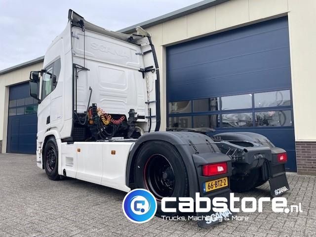 Scania R500 A4X2 NB Euro 6 ( C ) - RETARDER - R-Highline - 2 tanks - Km 871.604 - Bouwjaar 2017 - Volledig luchtgeveerd - LED - Tractor head: gambar 3 Scania R500 A4X2 NB Euro 6 ( C ) - RETARDER - R-Highline - 2 tanks - Km 871.604 - Bouwjaar 2017 - Volledig luchtgeveerd - LED - Tractor head: gambar 3
