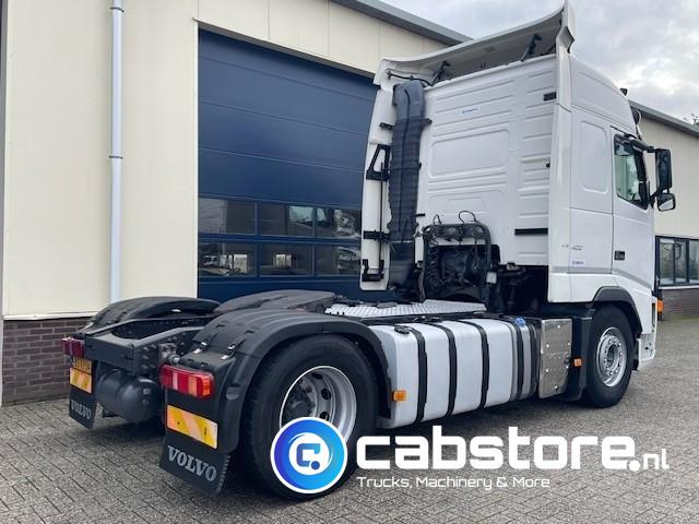 Volvo FH 400 4X2 Euro 5  - VEB+ Brake - Globetrotter - I-Shift - 2 tanks - Bouwjaar 2007 - Km 1.097.798 - Tractor head: gambar 4 Volvo FH 400 4X2 Euro 5  - VEB+ Brake - Globetrotter - I-Shift - 2 tanks - Bouwjaar 2007 - Km 1.097.798 - Tractor head: gambar 4