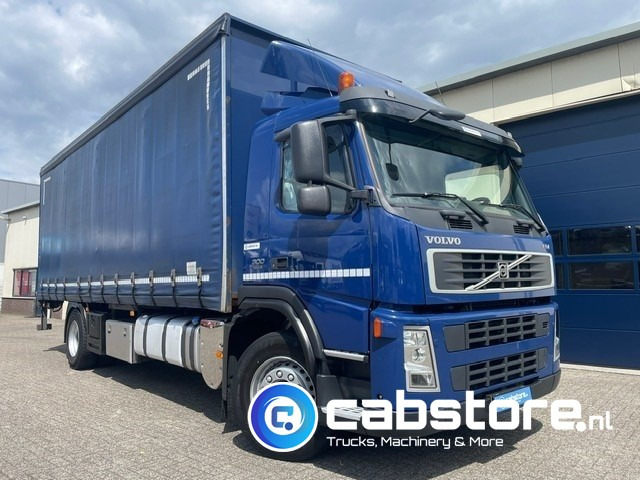 Volvo FM9 4X2R FAL9.0 RAD-A4 Volvo FM300 4x2 Euro 5 bakwagen - Schuifzeilen - Laadklep 2000 kg - Bouwjaar 2008 - Kooi-Aap heftruck - Truk box: gambar 1 Volvo FM9 4X2R FAL9.0 RAD-A4 Volvo FM300 4x2 Euro 5 bakwagen - Schuifzeilen - Laadklep 2000 kg - Bouwjaar 2008 - Kooi-Aap heftruck - Truk box: gambar 1