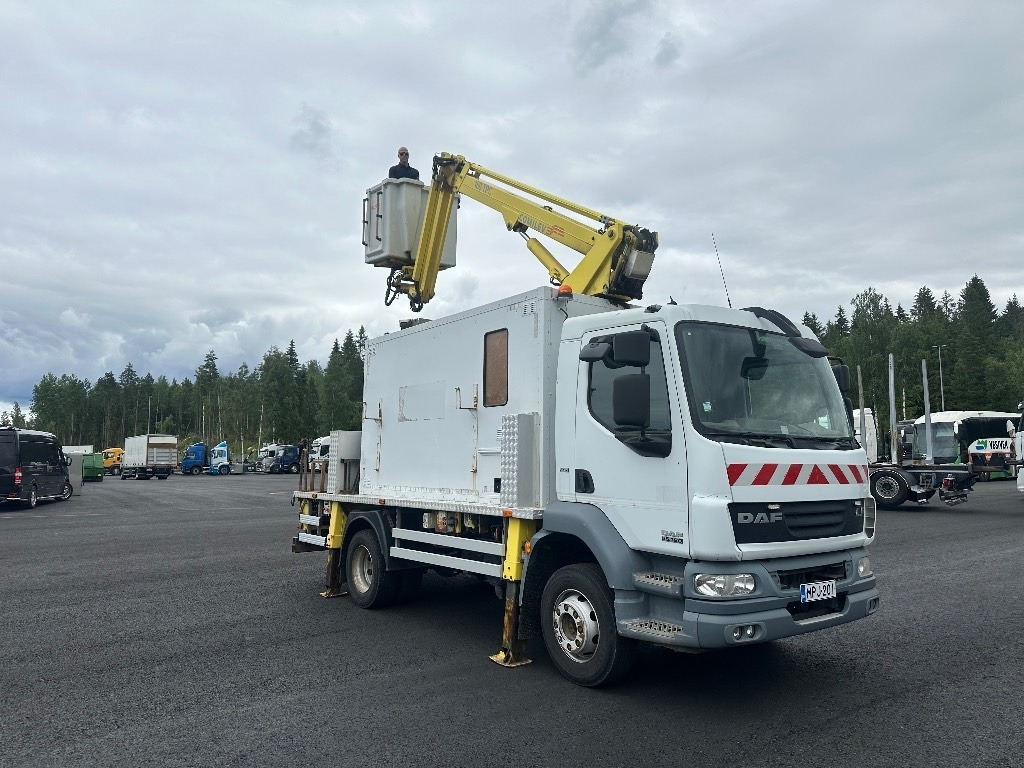 DAF 55.180 henkilönostin - Truk derek: gambar 2 DAF 55.180 henkilönostin - Truk derek: gambar 2