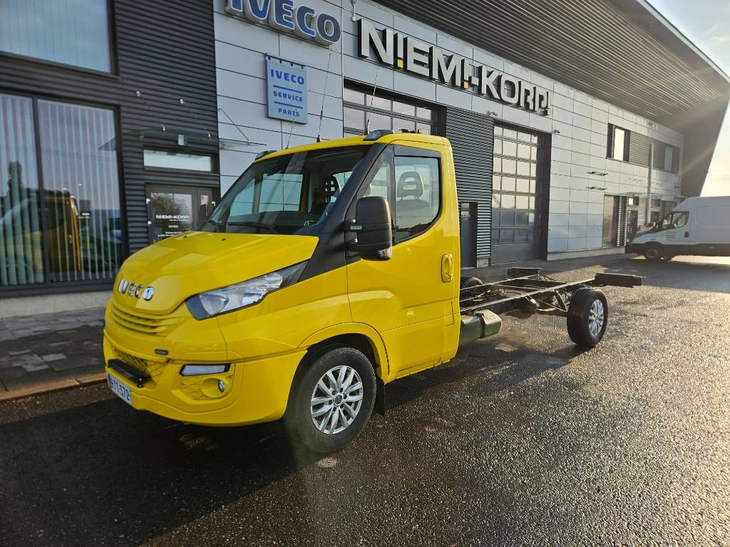 Iveco 35S18 - Van box: gambar 1 Iveco 35S18 - Van box: gambar 1