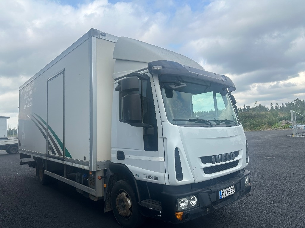 Iveco Eurocargo 100 E22 - Truk box: gambar 2 Iveco Eurocargo 100 E22 - Truk box: gambar 2