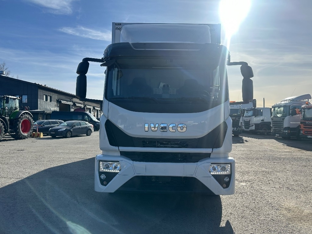 Iveco Eurocargo 160E28 - Truk box: gambar 2 Iveco Eurocargo 160E28 - Truk box: gambar 2