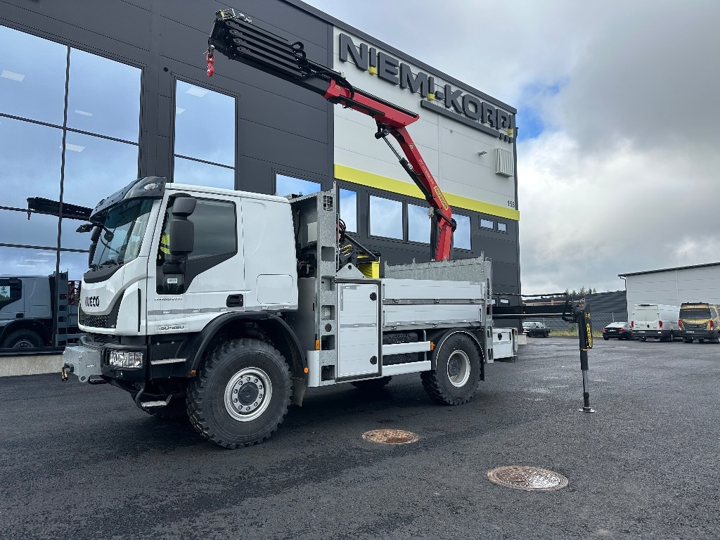 Iveco Eurocargo ML150E28 4x4 sähkölaitos varustein - Truk derek: gambar 1 Iveco Eurocargo ML150E28 4x4 sähkölaitos varustein - Truk derek: gambar 1
