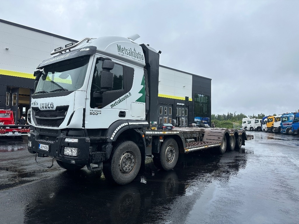 Iveco Trakker AT410T500 10x4 - Truk logging: gambar 1 Iveco Trakker AT410T500 10x4 - Truk logging: gambar 1