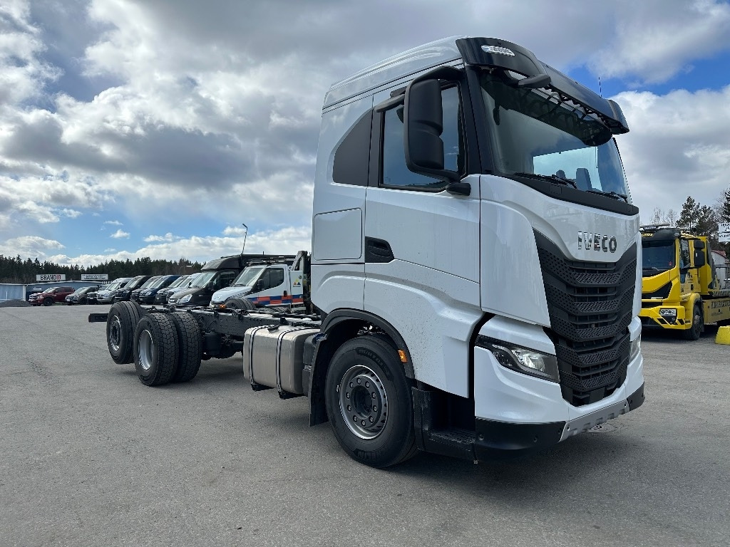 Iveco X-Way AS260X530 heti toimitukseen - Truk sasis: gambar 3 Iveco X-Way AS260X530 heti toimitukseen - Truk sasis: gambar 3