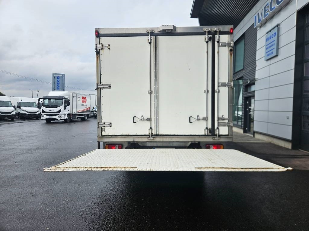 Renault Midlum 220 - Truk berpendingin: gambar 4 Renault Midlum 220 - Truk berpendingin: gambar 4
