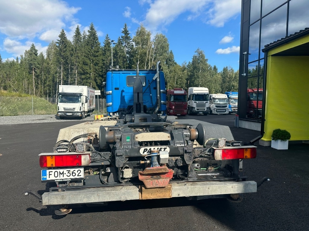 Scania R420 8X4/4 - Hook lift: gambar 5 Scania R420 8X4/4 - Hook lift: gambar 5
