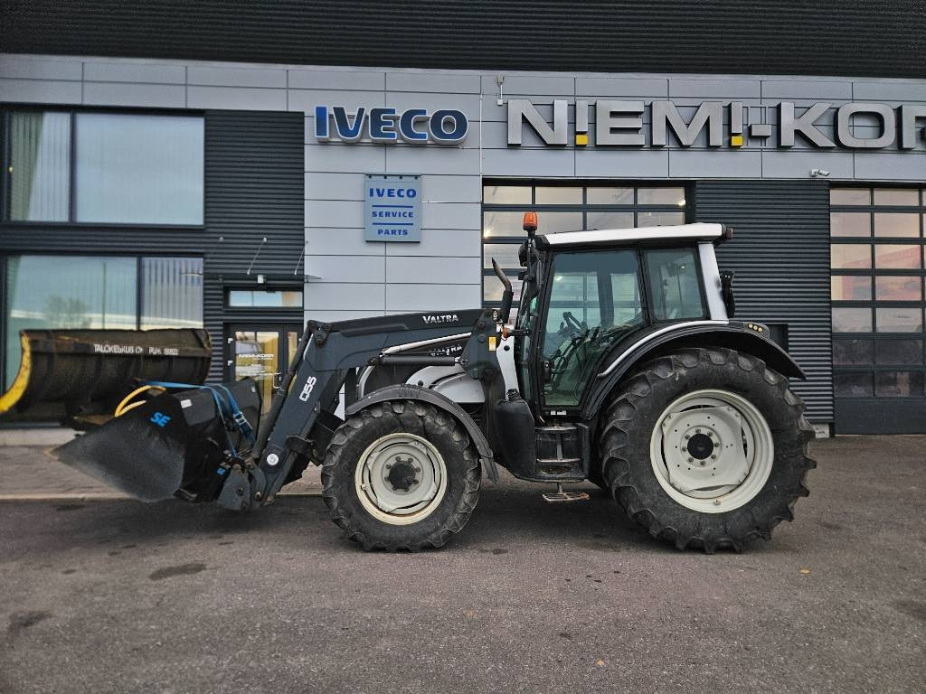 Valtra N121 HT ,53kmh, trukkipiikit, kauha, aura - Traktor: gambar 1 Valtra N121 HT ,53kmh, trukkipiikit, kauha, aura - Traktor: gambar 1