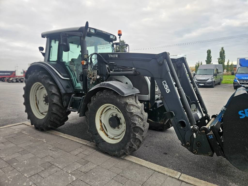 Valtra N121 HT ,53kmh, trukkipiikit, kauha, aura - Traktor: gambar 4 Valtra N121 HT ,53kmh, trukkipiikit, kauha, aura - Traktor: gambar 4