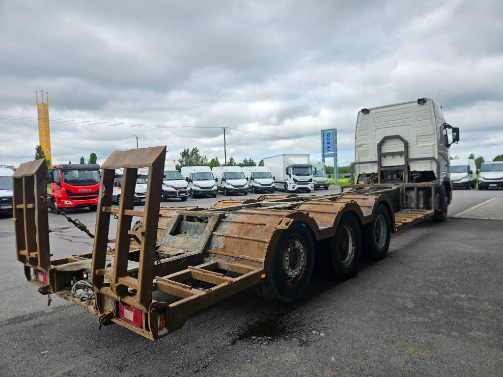 Volvo FH12 8x4 - Truk logging: gambar 3 Volvo FH12 8x4 - Truk logging: gambar 3